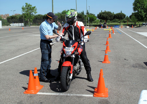 Motofull Aprende a Conducir Moto