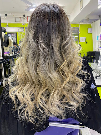 Salon Jessica SpA.Con más de 30 años de experiencia en concepción,atención a novias,color y modernos cortes de pelo